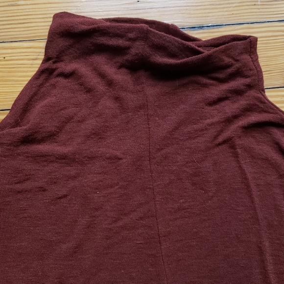 Aritzia Wilfred mock neck top - Picture 2 of 6